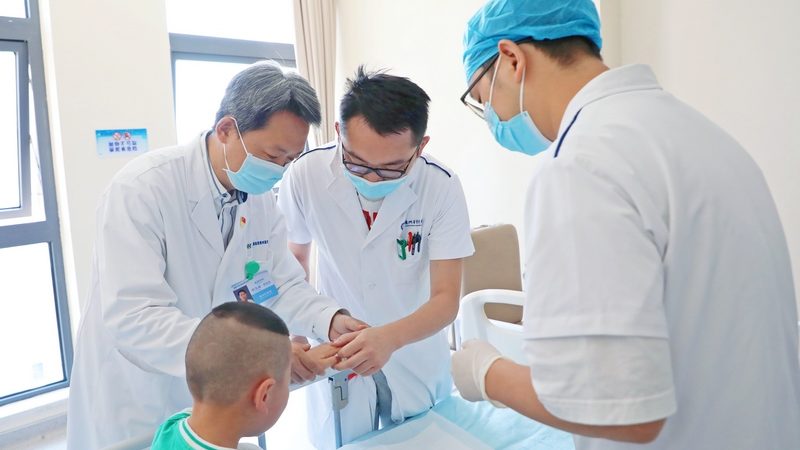 游泳关节保健护具：守护水上运动者的关节健康